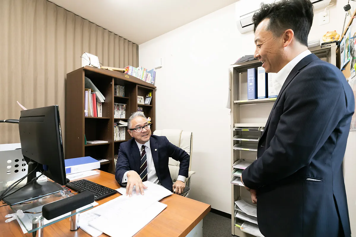 行政書士法人リードの相談風景